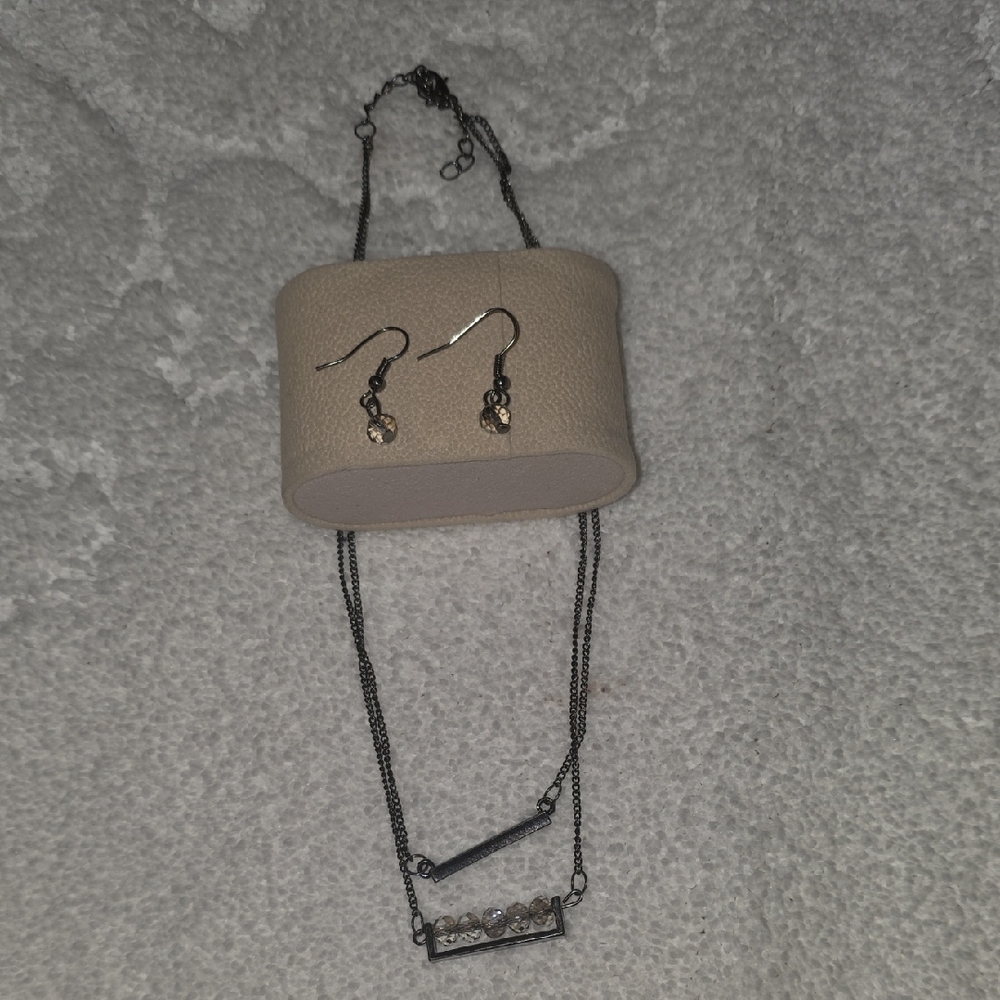 Elegant Black and Silver Jewelry Set